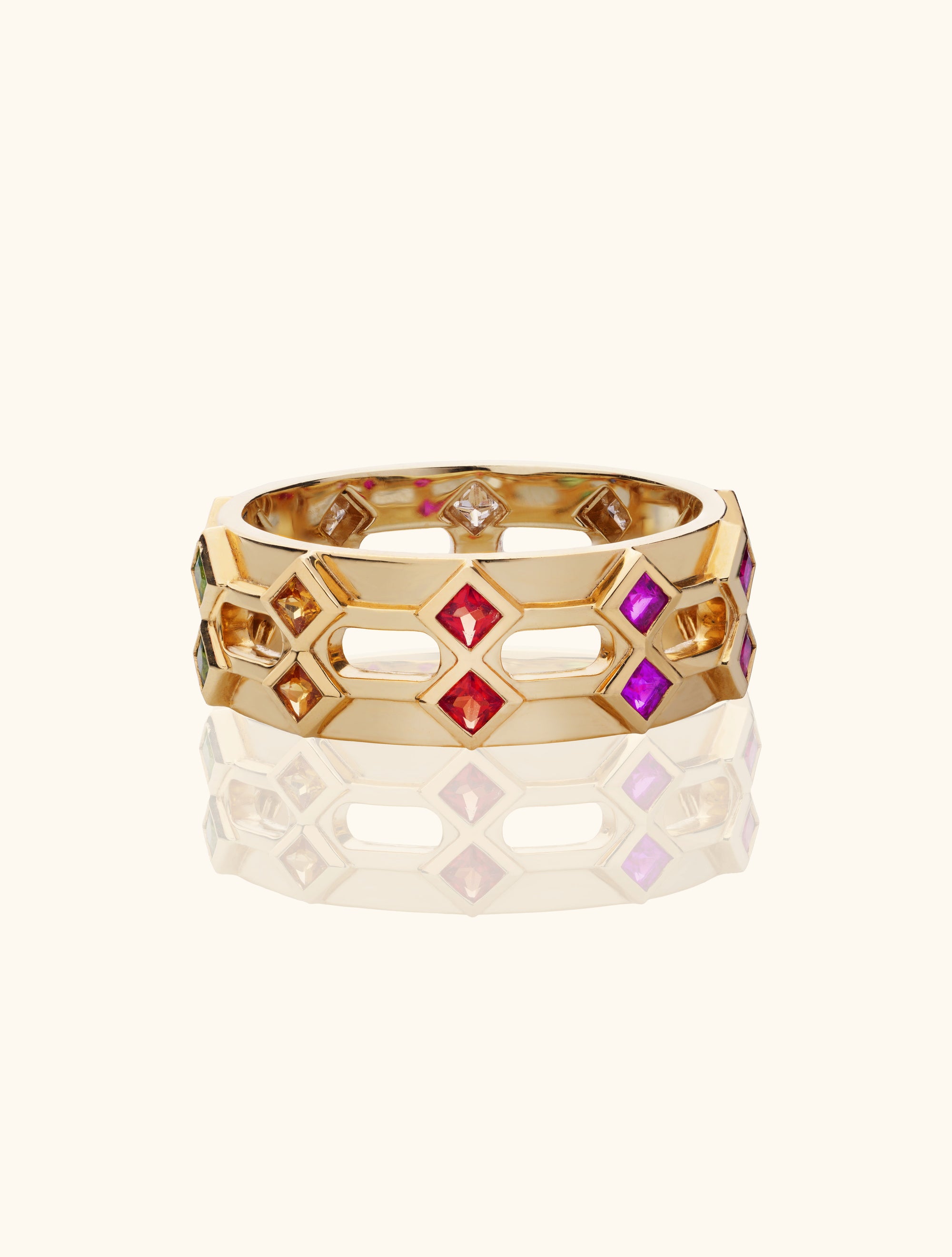 Margot Ring, Prism