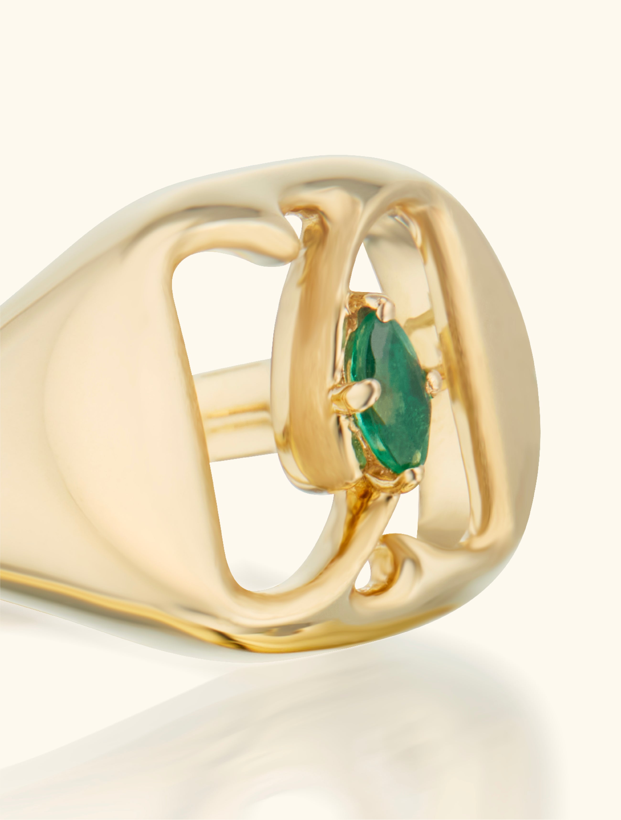 Crest Ring, Emerald