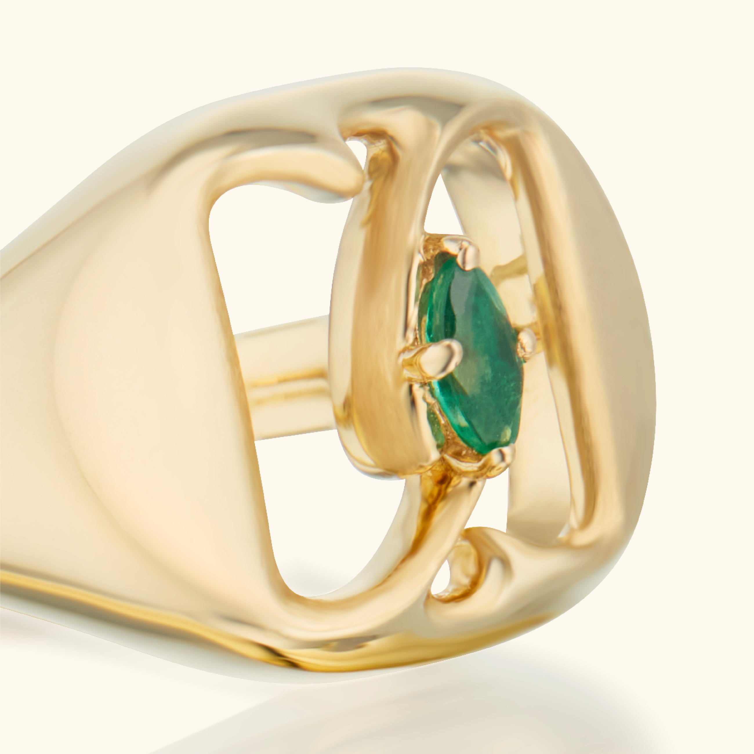 Crest Ring, Emerald