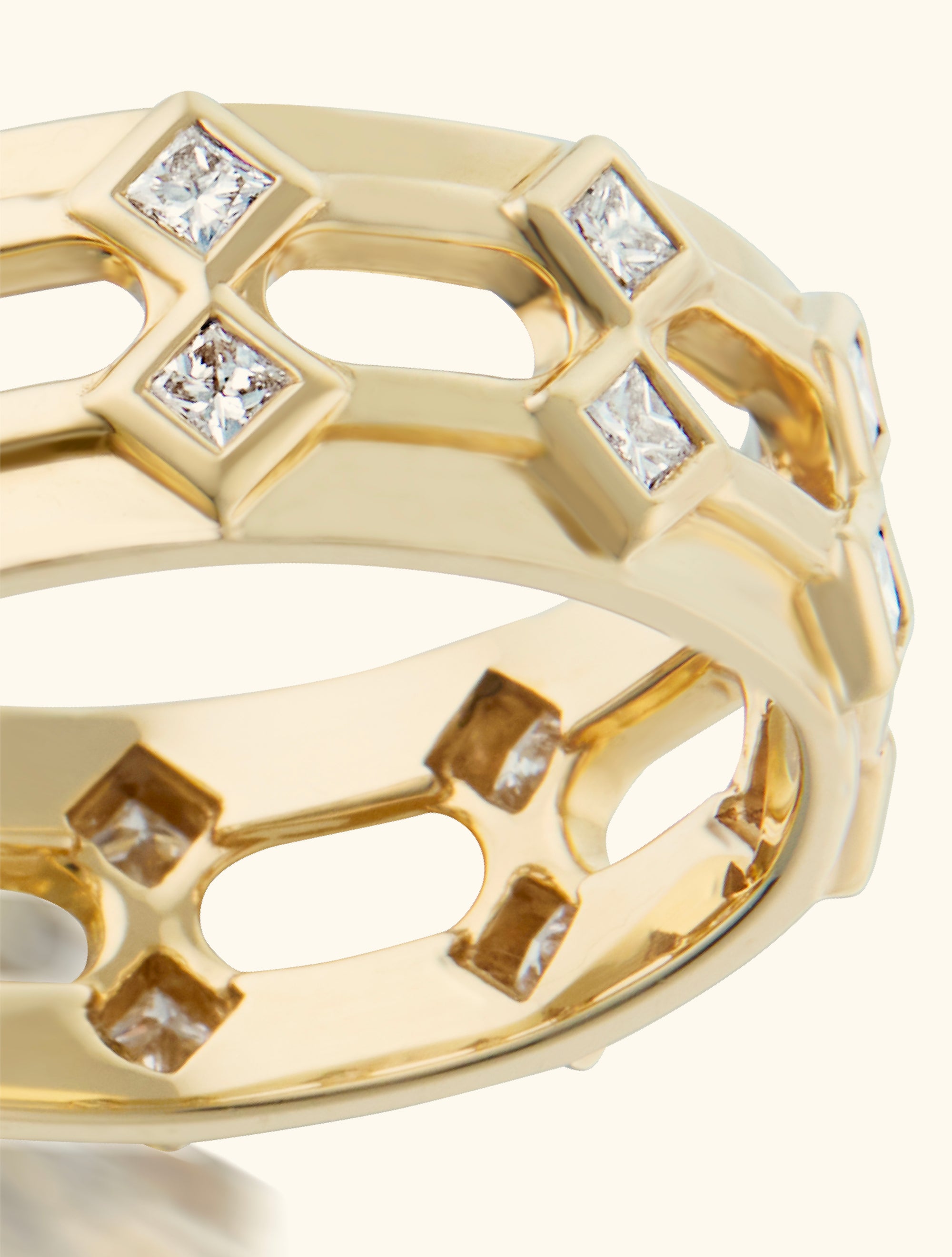 Margot Ring, Diamond