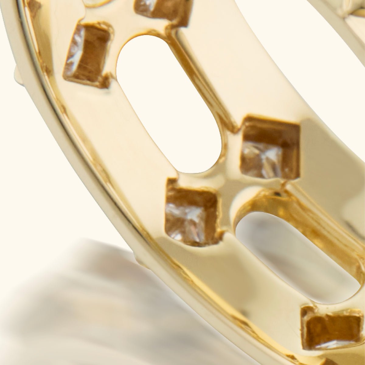 Margot Ring, Diamond